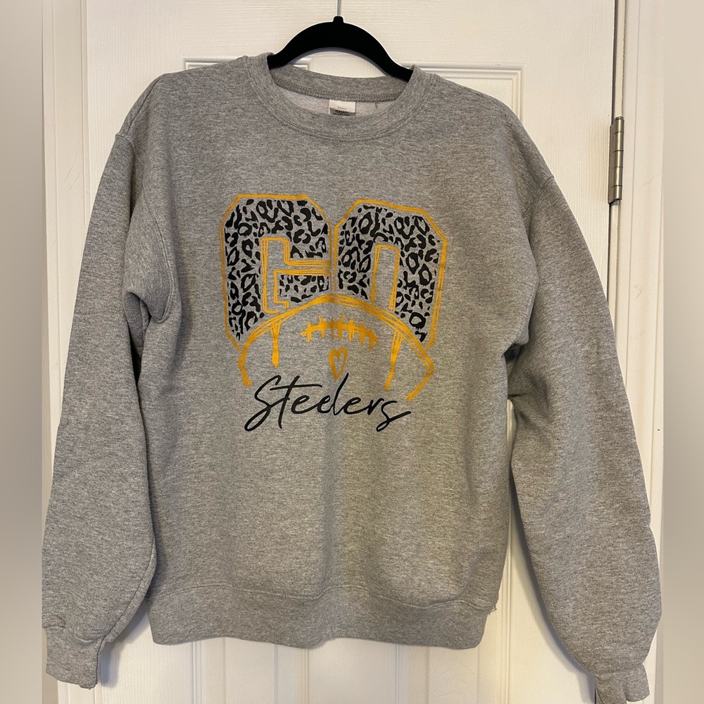 Gray Steelers Graphic Women’s Sweatshirt